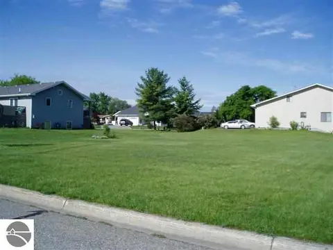 6 Patrick Court, Mount Pleasant MI 48858 photo 2