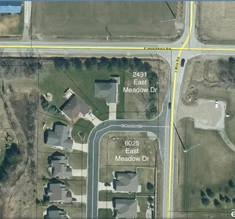 6025 East Meadow Drive, Bay City MI 48706 photo 2