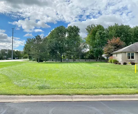2492 East Meadow Drive, Bay City MI 48706 photo 2
