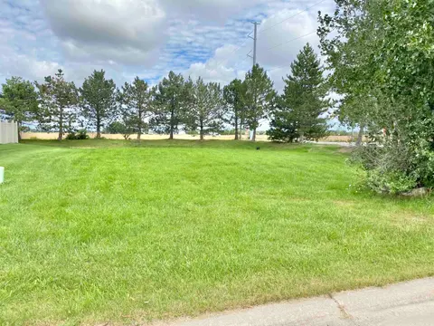 2491 East Meadow Drive, Bay City MI 48706 photo 2