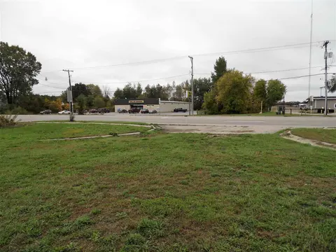 711 E Cedar Street, Gladwin MI 48624 photo 3
