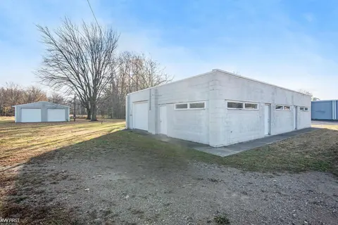 1128 N Saginaw Road, Durand MI 48429 photo 3