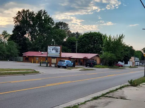 711 N Silverleaf Street, Gladwin MI 48624 photo 1