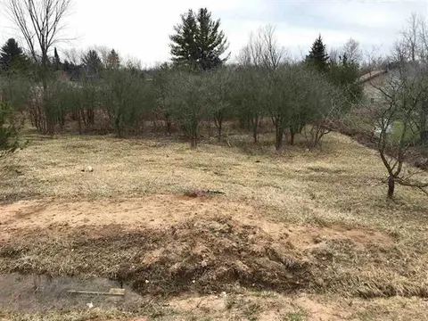 180-181 Lexington Avenue, Gladwin MI 48624 photo 3