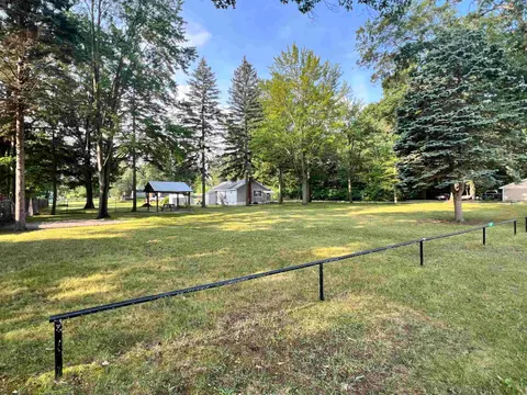 367 W Oak Street, Harrison MI 48625 photo 2