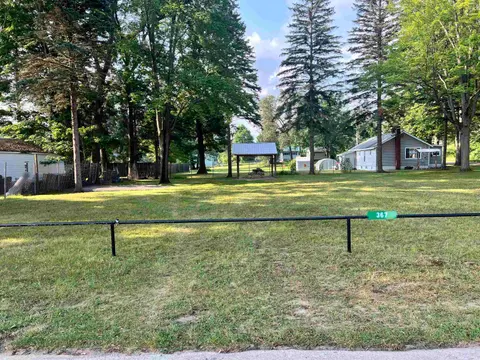 367 W Oak Street, Harrison MI 48625 photo 3