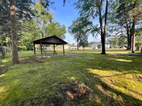 367 W Oak Street, Harrison MI 48625 photo 4