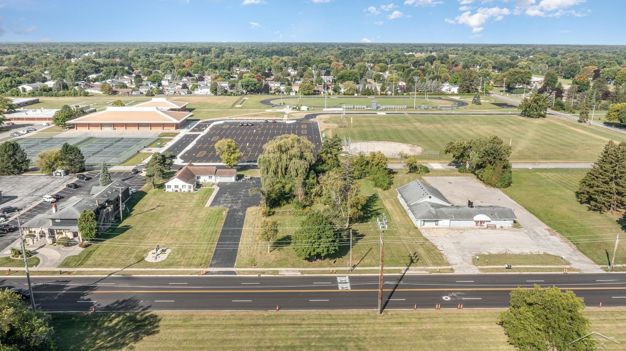 765 N Center Road, Saginaw MI 48638 photo 1