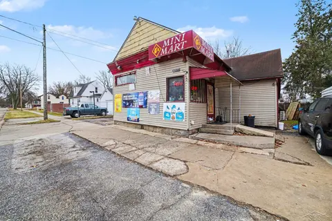 1215 Throop Street, Saginaw MI 48602 photo 3