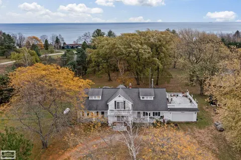 5405 S Lakeshore Road, Harbor Beach MI 48441 photo 4