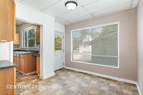 805 S Douglas Street, Mount Pleasant MI 48858 photo 5