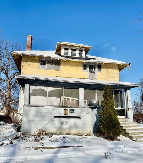 915 Burt Street, Saginaw MI 48607 home for sale