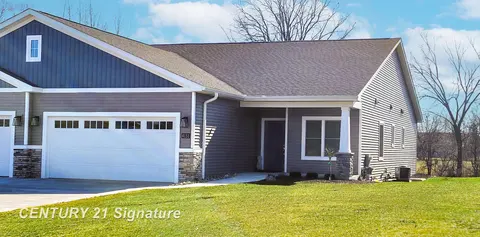 4215 Woodburn Court, Saginaw MI 48603 photo 2