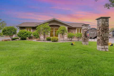 635 N Center Road, Saginaw MI 48638 photo 1