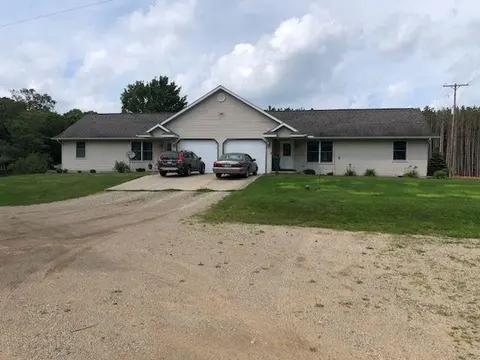 10195 S Lake Station Avenue, Lake MI 48632 photo 1
