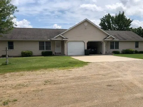 10195 S Lake Station Avenue, Lake MI 48632 photo 2