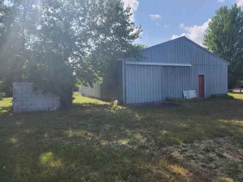 8498 S Clare Avenue, Clare MI 48617 photo 2