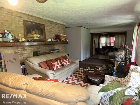 3195 Dixie Court, Saginaw MI 48601 photo 2