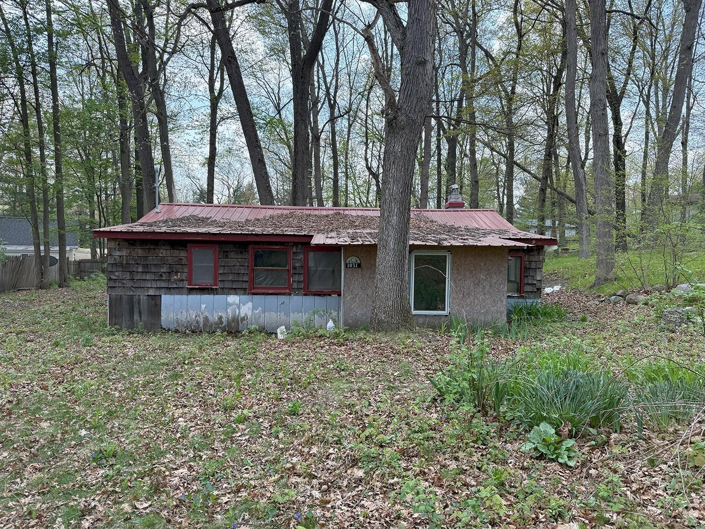 1031 Pocahontas Trail, Harrison MI 48625 photo 1