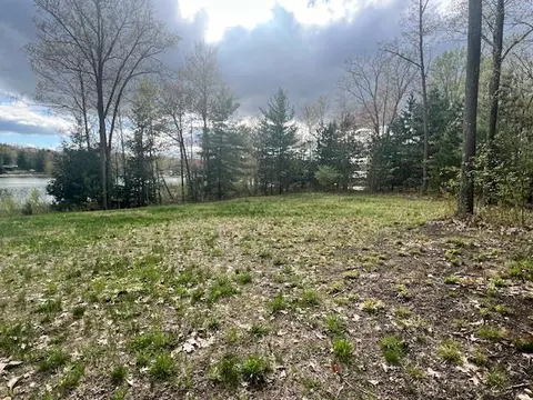 5635 Shirley Ann Drive, Harrison MI 48625 photo 5