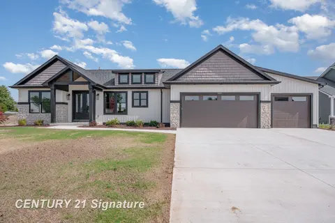 8884 Copper Court, Freeland MI 48623 photo 1