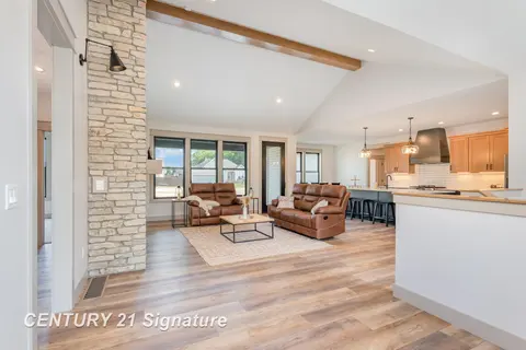 8884 Copper Court, Freeland MI 48623 photo 4