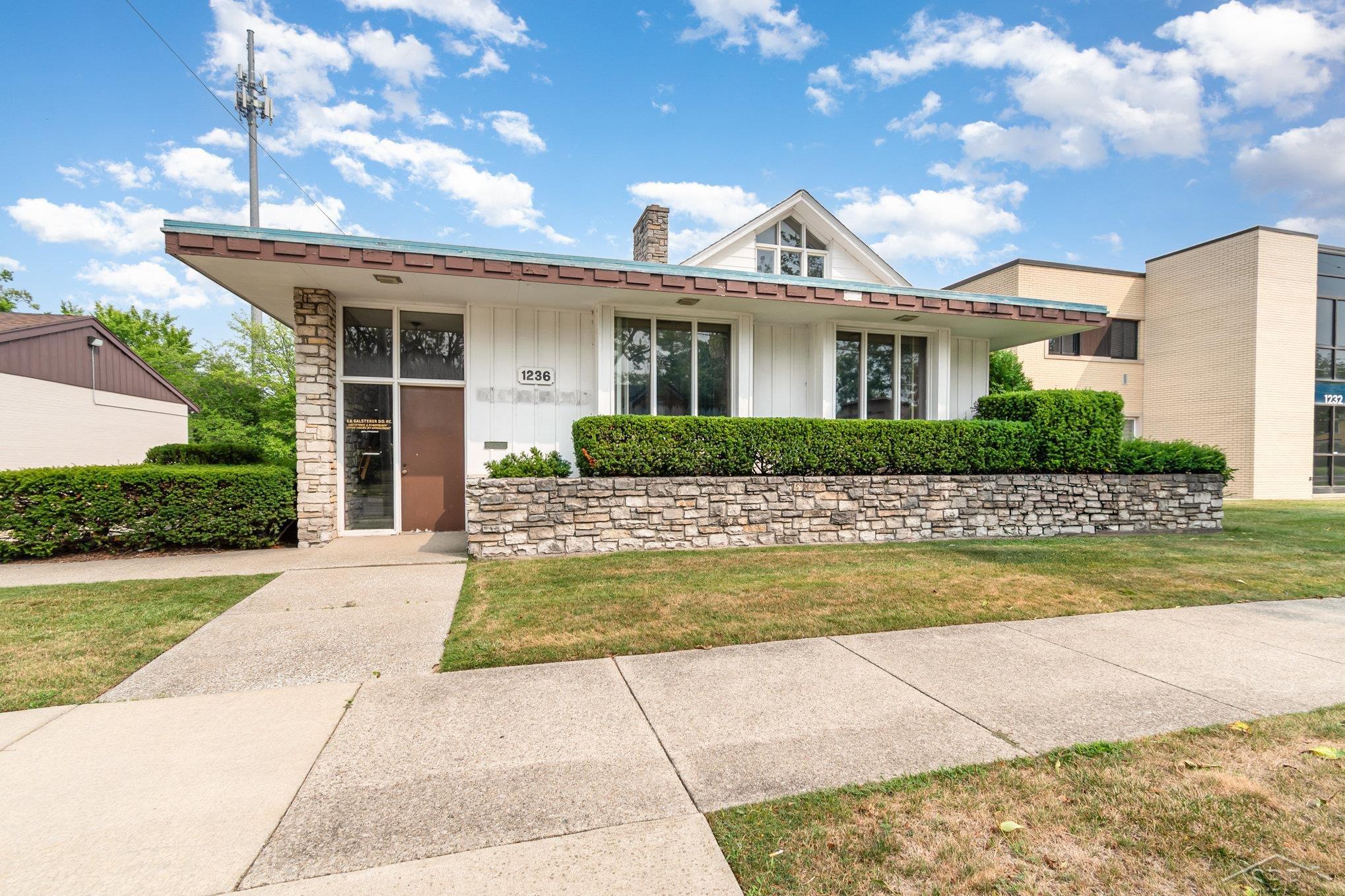 1236 N Michigan Avenue, Saginaw MI 48602 photo 1