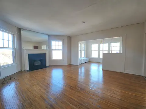814 Center Apt. G Avenue # G, Bay City MI 48708 photo 2
