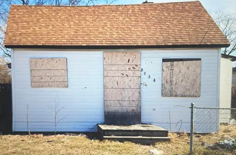 2126 Maplewood Street, Saginaw MI 48601 photo 1