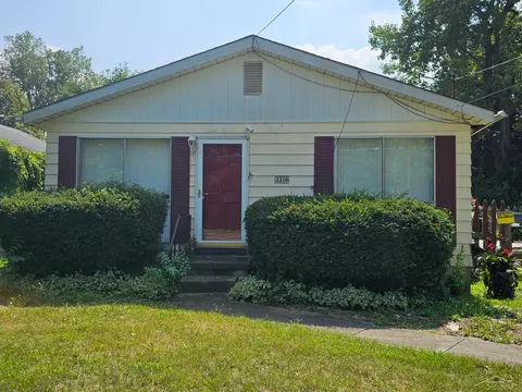 2258 California Avenue, Saginaw MI 48601 photo 1