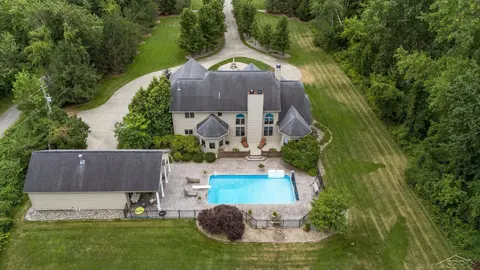 1238 W Center Road, Essexville MI 48732 photo 2