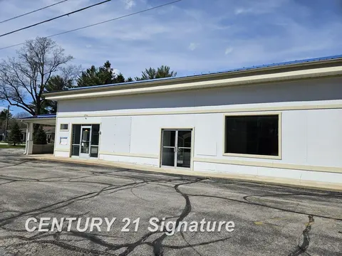 2706 N Saginaw Road, Midland MI 48640 photo 2