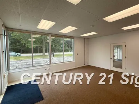 2706 N Saginaw Road, Midland MI 48640 photo 4