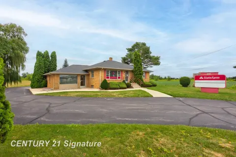 3741 Tittabawassee Road, Saginaw MI 48604 photo 2