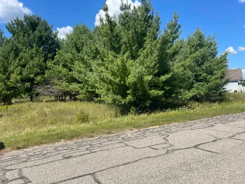 194 Lexington Avenue, Gladwin MI 48624 photo 2