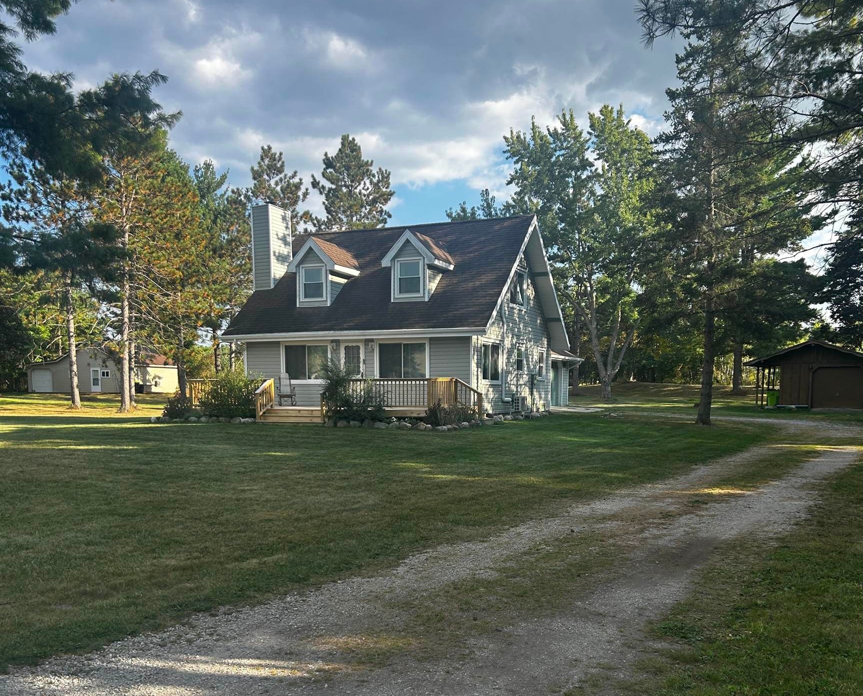 1907 Berkshire Drive, Gladwin MI 48624-8601 photo 1