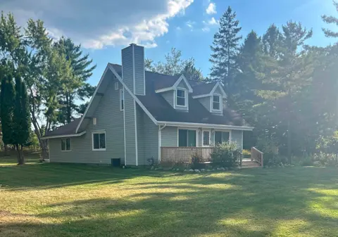 1907 Berkshire Drive, Gladwin MI 48624-8601 photo 5