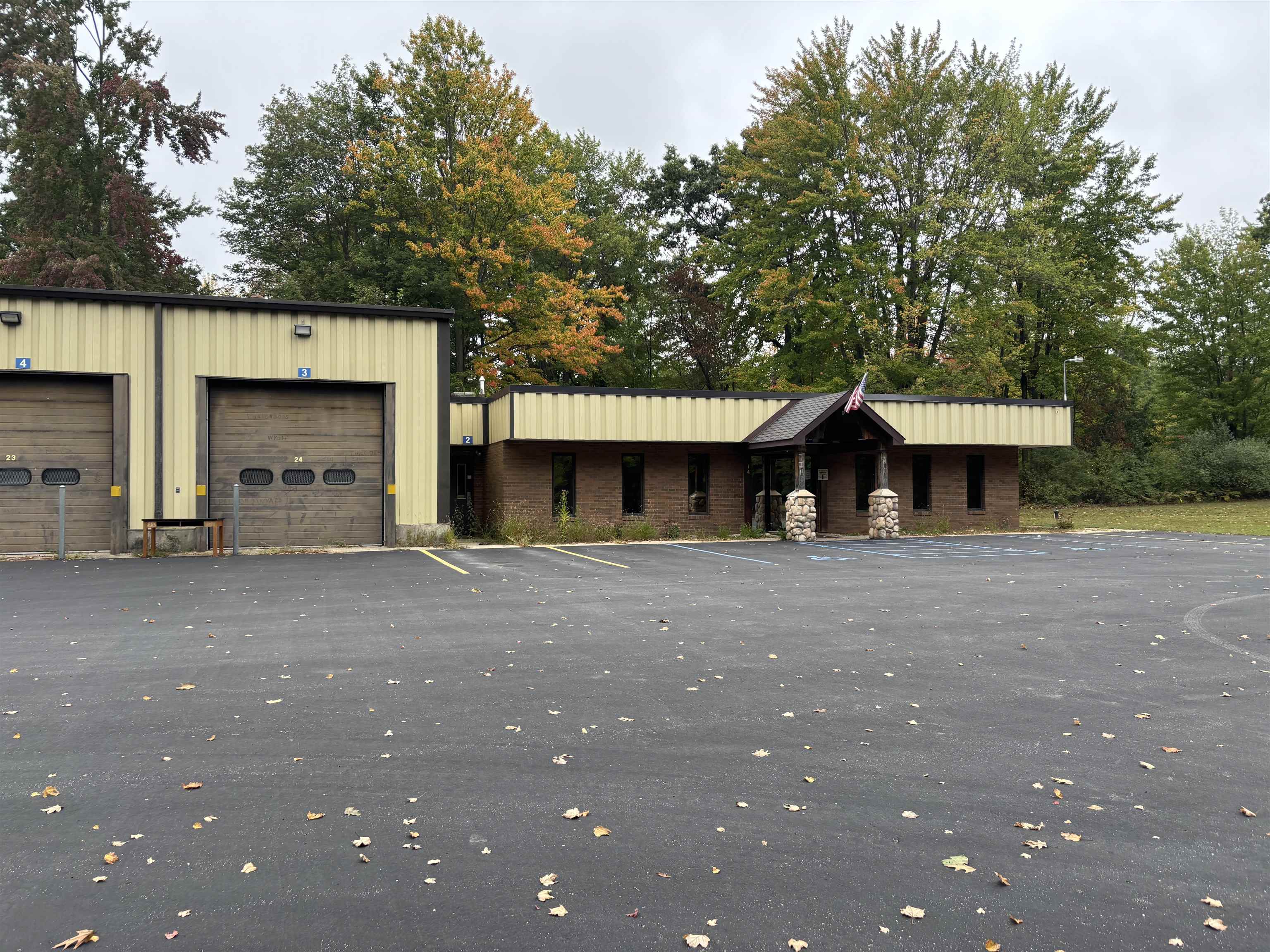 2655 W Ludington Drive, Farwell MI 48622 photo 1