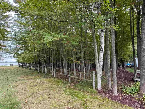 36 Salisbury Drive, Gladwin MI 48624 photo 4