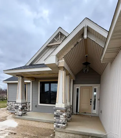 192 Queens Creek Drive, Frankenmuth MI 48734 photo 2
