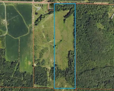 624 E Mckimmy Road, Gladwin MI 48624 photo 1