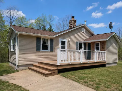 Auburn listing photo 1