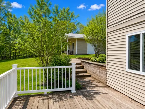 Auburn listing photo 2