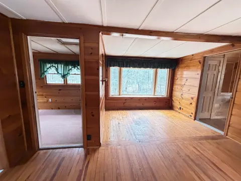 Auburn listing photo 5