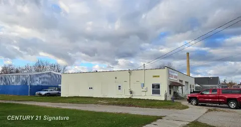 205 N Wood Street, Chesaning MI 48616 photo 3