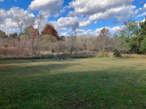 2056 Heather Way, Gladwin MI 48624 photo 2