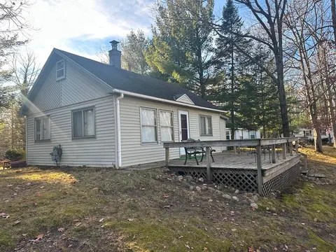 662 Lakeview Drive, Harrison MI 48625 photo 2