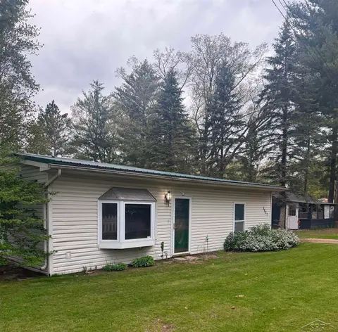 2427 Courtney Drive, Harrison MI 48625 photo 1