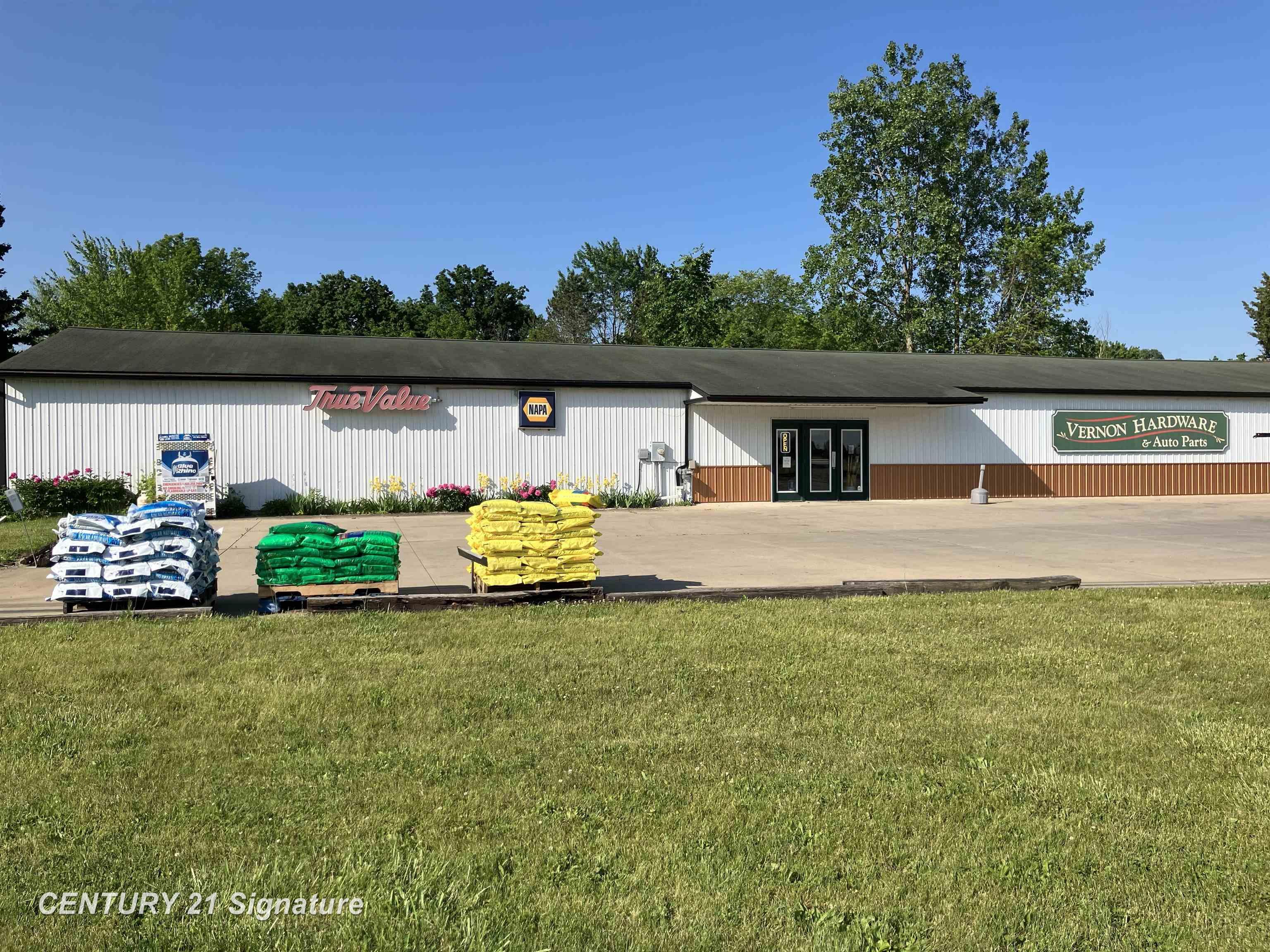 7200 E M-71 Highway, Vernon MI 48476 photo 1