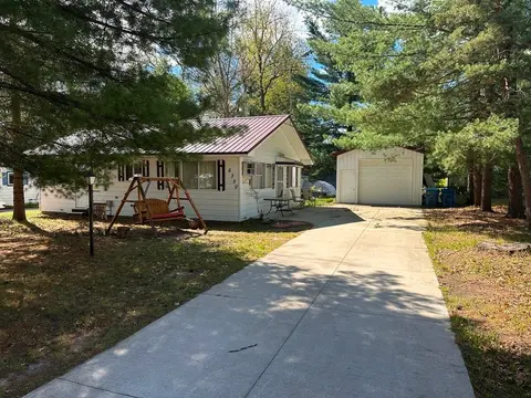 6350 Robin Drive, Harrison MI 48625 photo 1